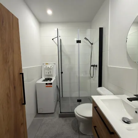 Апартаменты Cozy Near Center With Easy Transport Access Братислава