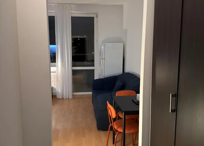 Cozy Near Center With Easy Transport Access