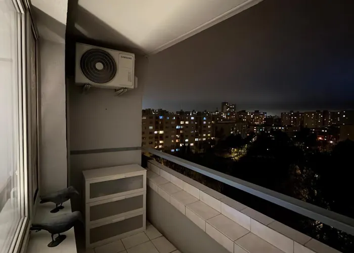 Appartement Cozy Near Center With Easy Transport Access